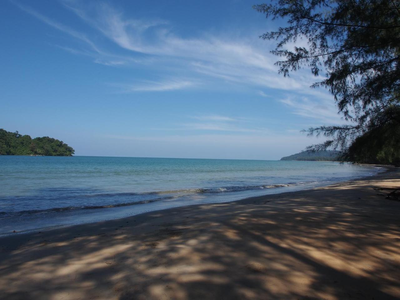 Sea Rounding Hotel Ko Phra Thong Bagian luar foto