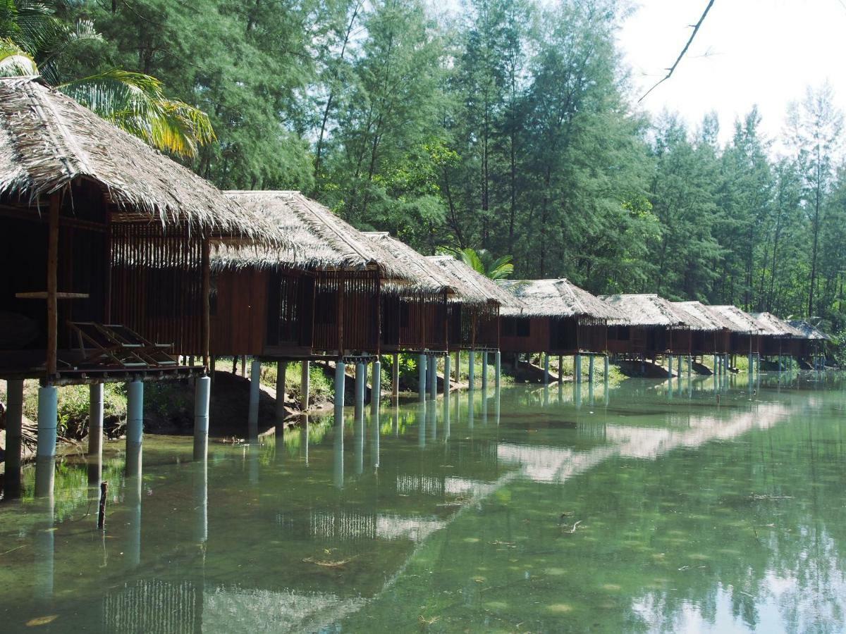 Sea Rounding Hotel Ko Phra Thong Bagian luar foto