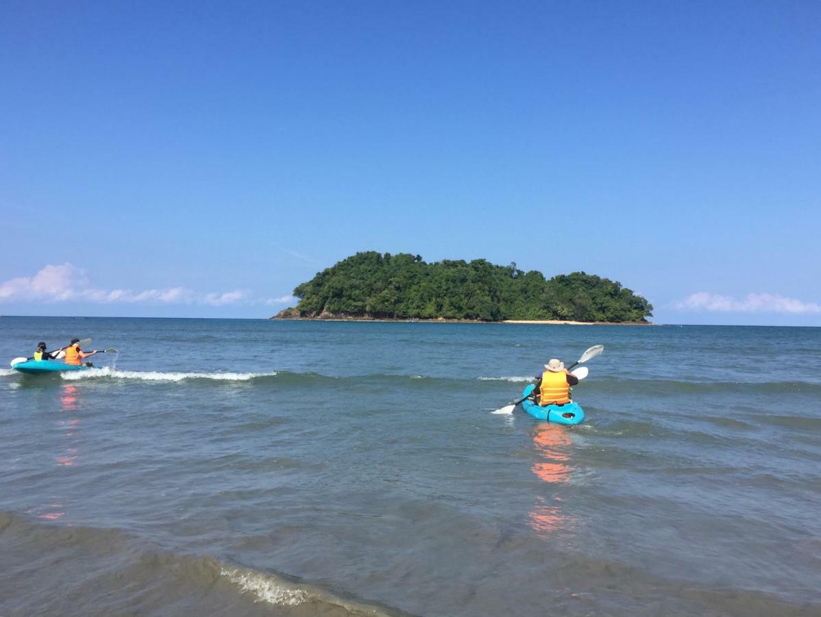 Sea Rounding Hotel Ko Phra Thong Bagian luar foto